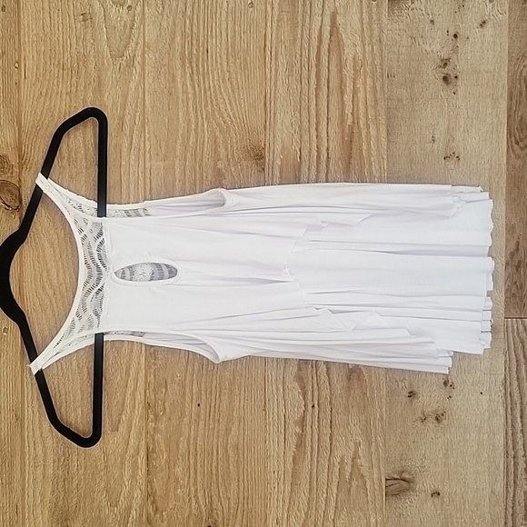 Daytrip XSmall White Tiered Tank with Lave Yoke - Picture 5 of 5